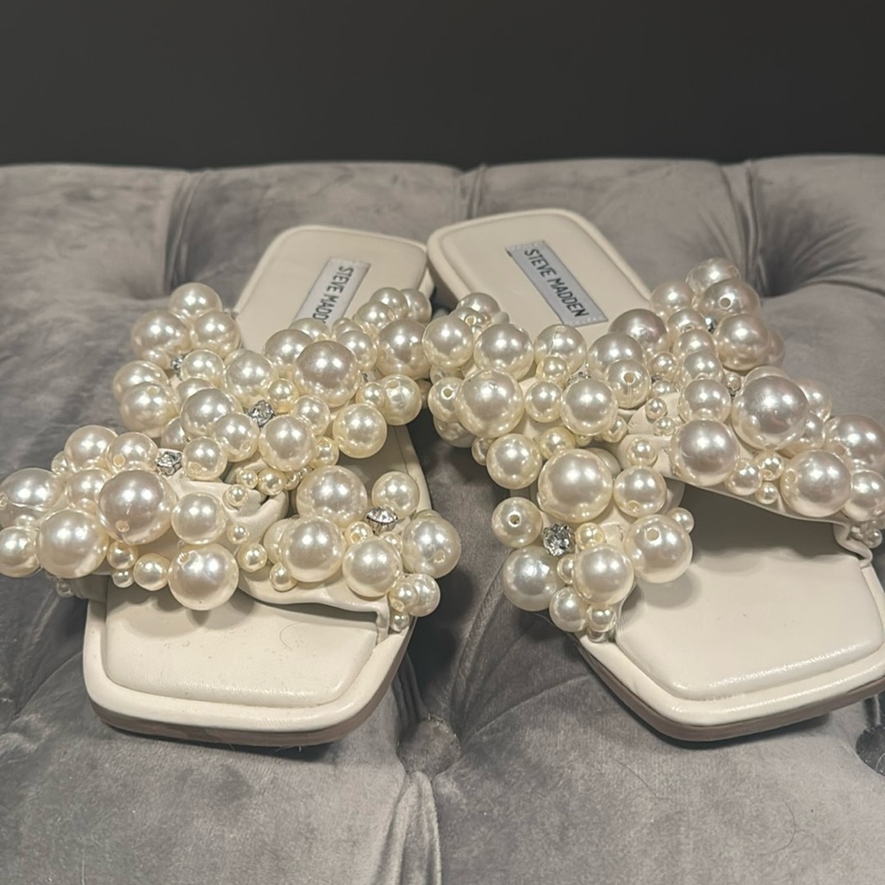 Steve Madden”Duri” Pearl Sandal Flats